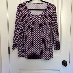 Top with 3/4 sleeve with geometric print burgundy, navy, light purple, gold